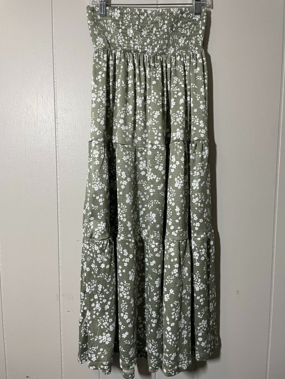 Derek heart green dress with white flowers, size medium, stretch bust